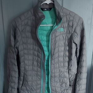 The North Face Girl's Thermoball Jacket. Size M.